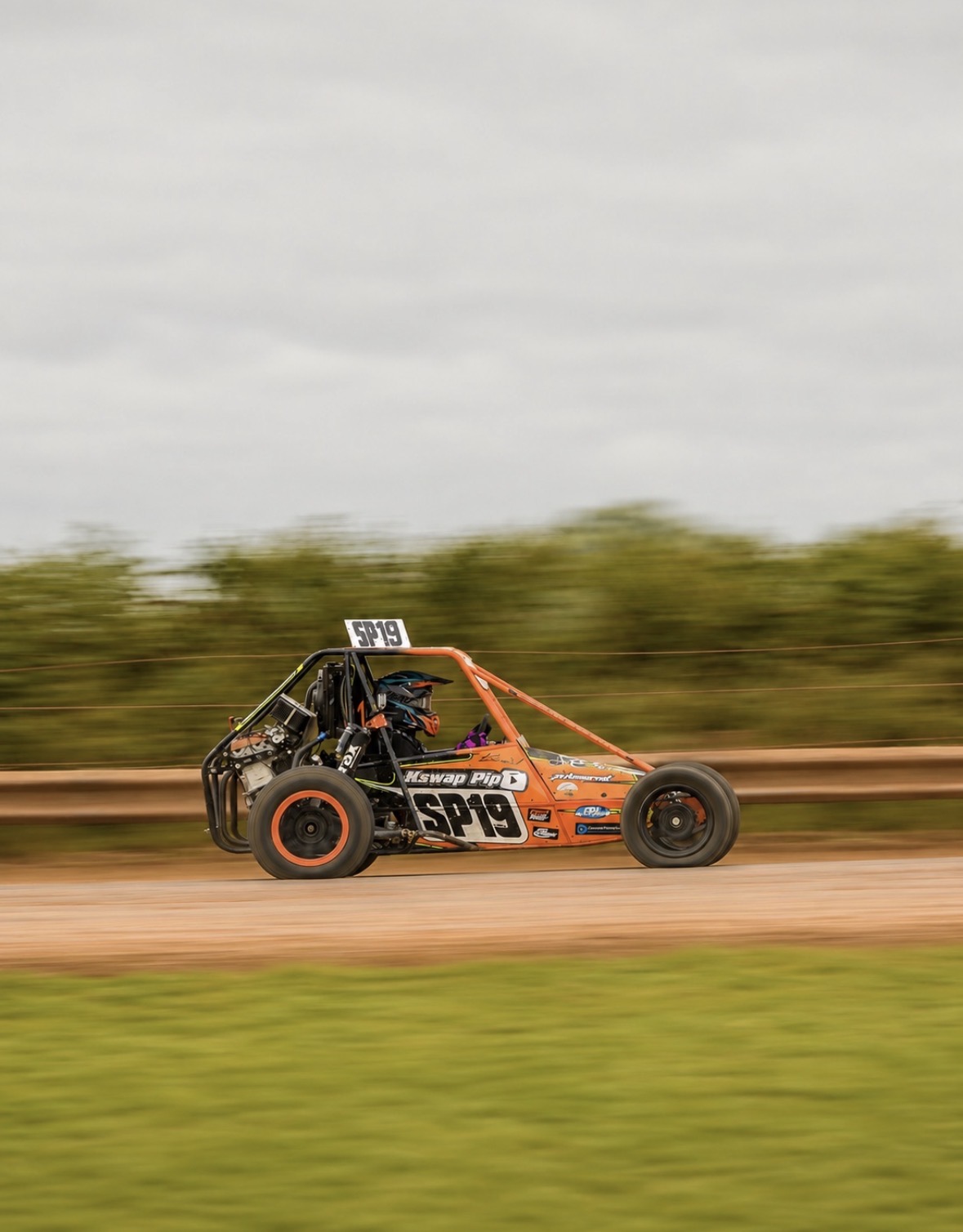 SP19 Autograss car mid-race